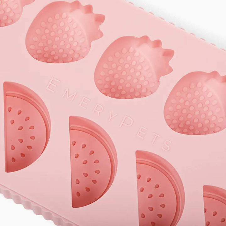 Watermelon + Strawberry Treat Mold  |  Pawesomeday.no