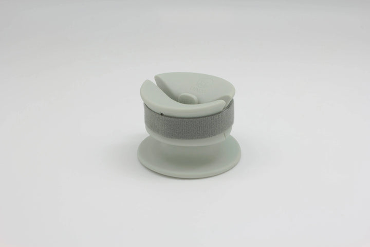 CHEWDEN Grip: Dog Chew Holder  |  Pawesomeday.no