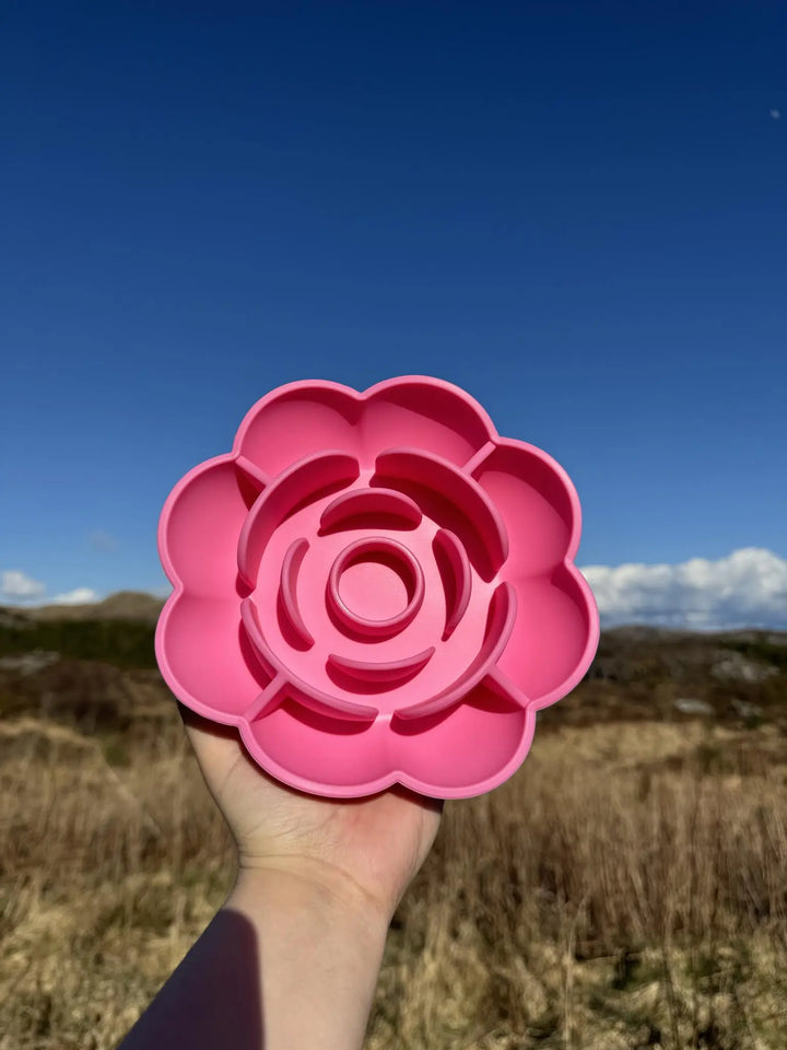 Rose slowfeeder  |  Pawesomeday.no