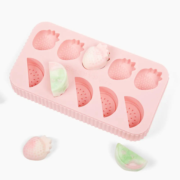 Watermelon + Strawberry Treat Mold  |  Pawesomeday.no