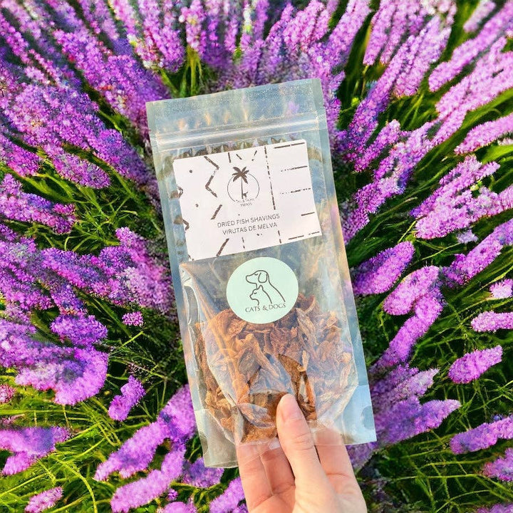 FISH SHAVINGS - Dehydrated natural snack for cats and dogs  |  Pawesomeday.no