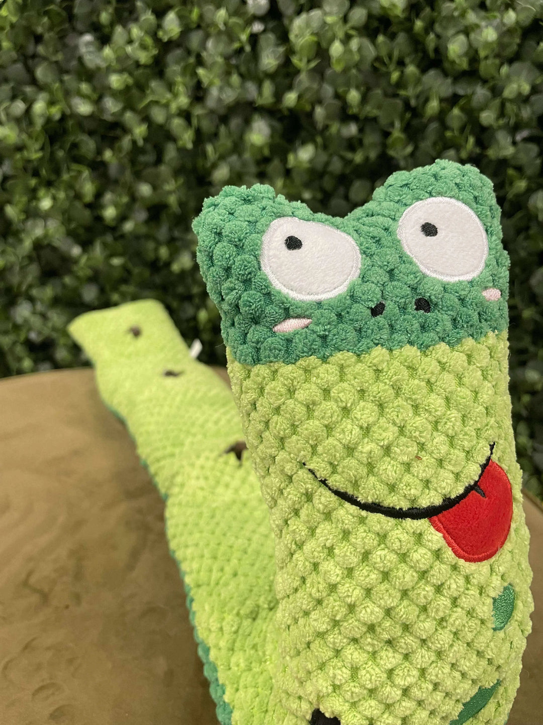 Slange I Snuseleke til hund  |  Pawesomeday.no