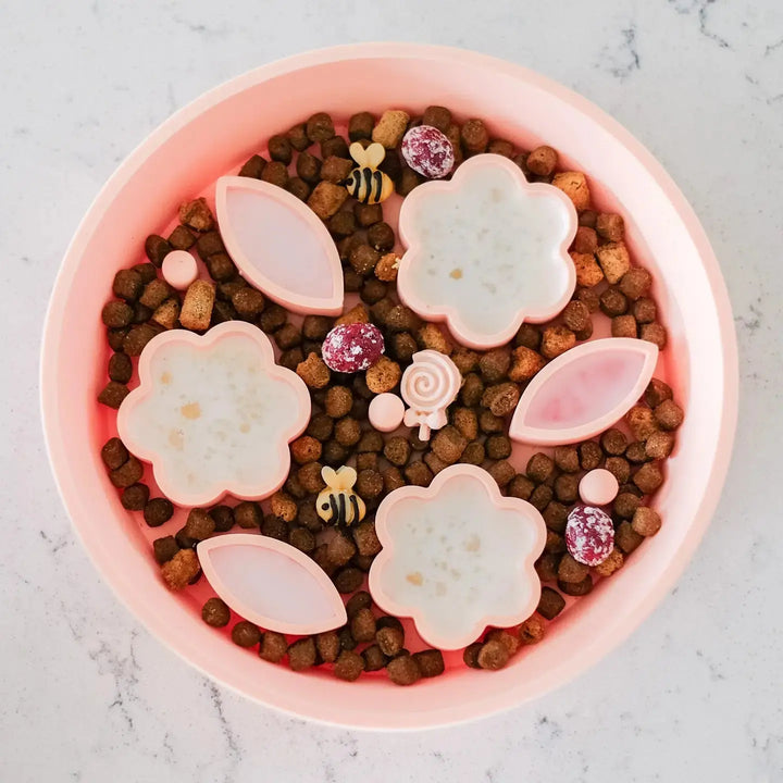 Flower + Leaf Slowfeeder I EmeryPets I Pawesomeday  |  Pawesomeday.no
