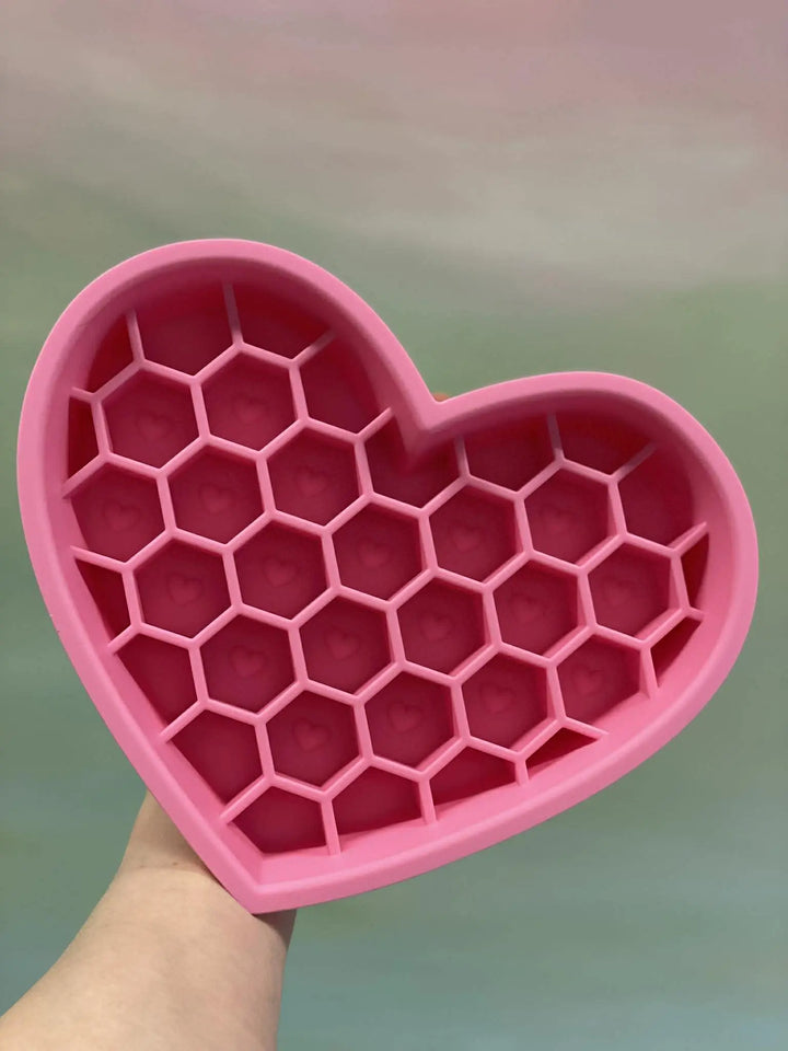 Hjerte slowfeeder + lickmat  |  Pawesomeday.no