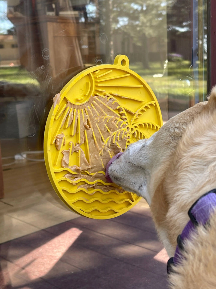 Sun n' Sea eMat Enrichment Lick Mat With Suction Cups  |  Pawesomeday.no