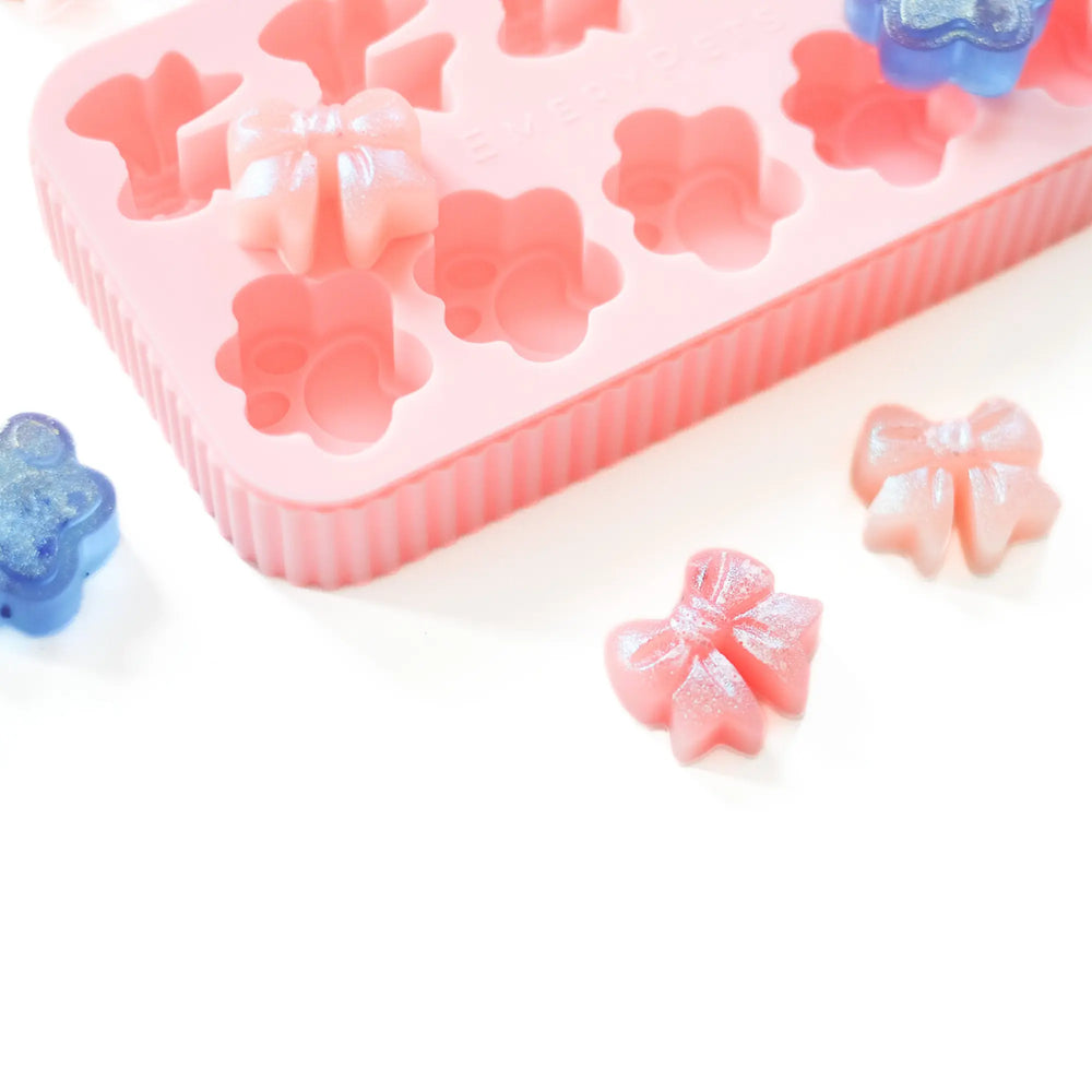 Bow + Paw Treat Mold  |  Pawesomeday.no