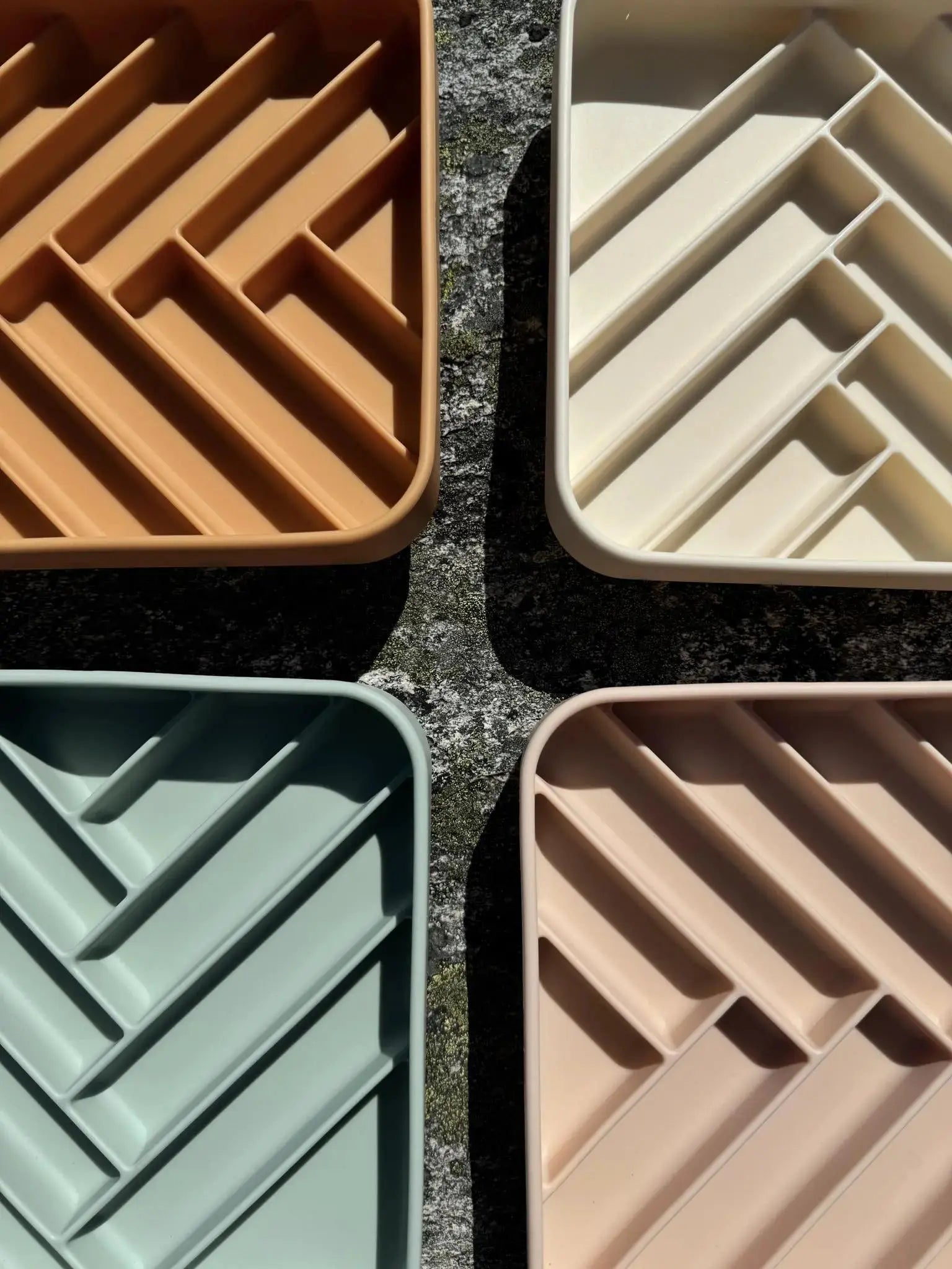 Dogged | Argyle | Slowfeeder til hund  |  Pawesomeday.no