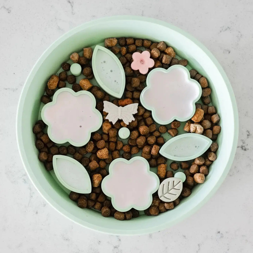 Flower + Leaf Slowfeeder I EmeryPets I Pawesomeday  |  Pawesomeday.no