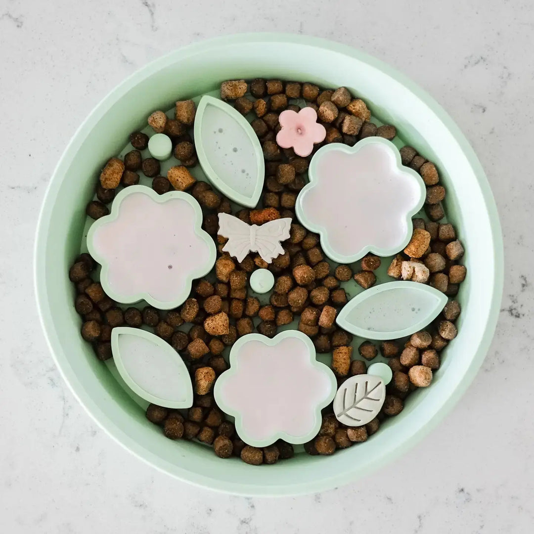 Flower + Leaf Slowfeeder I EmeryPets I Pawesomeday  |  Pawesomeday.no